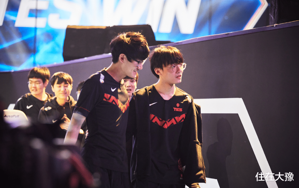 tes战队|Jackeylove一句话令粉丝流泪:感谢浩哥花大力气把握弄到滔搏