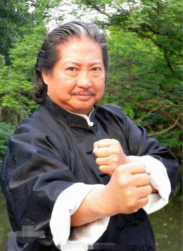 洪金宝|洪金宝术后状态引人担忧，家人回应：他每天断食16小时