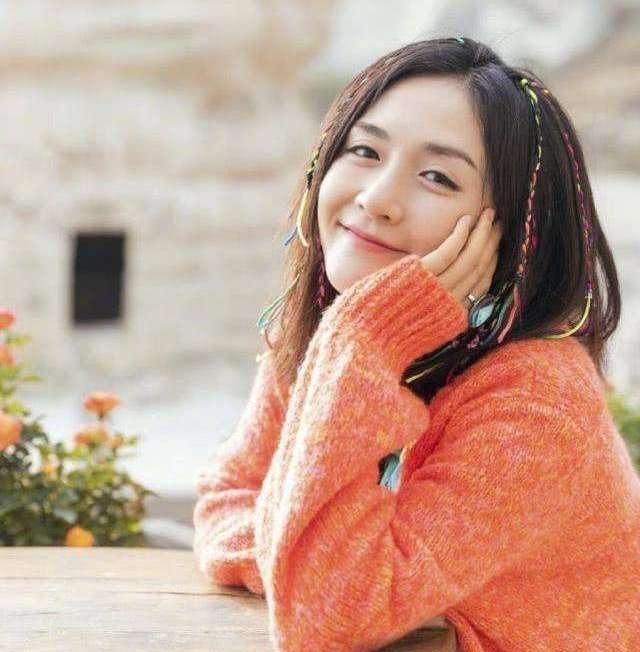 谢娜:谢娜新书提到切除输卵管一事,对应刘烨当年的采访,网友开始质疑