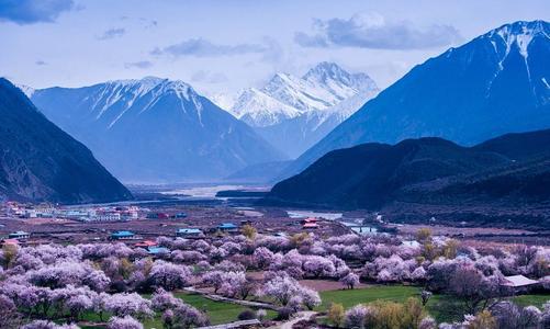 【新疆维吾尔自治区】国内最美的9条自驾线路，每一条都美得动人心魄！