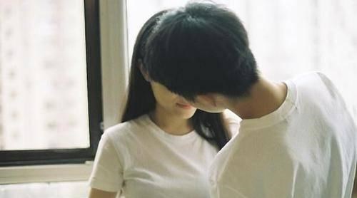 #早恋#80%初中情侣偷偷做的3件事，网友：全做过的算不算真爱？