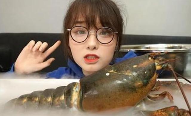 #龙虾#网红吃播的世界有多假？不仅龙虾是假的，甚至连人都是假的！