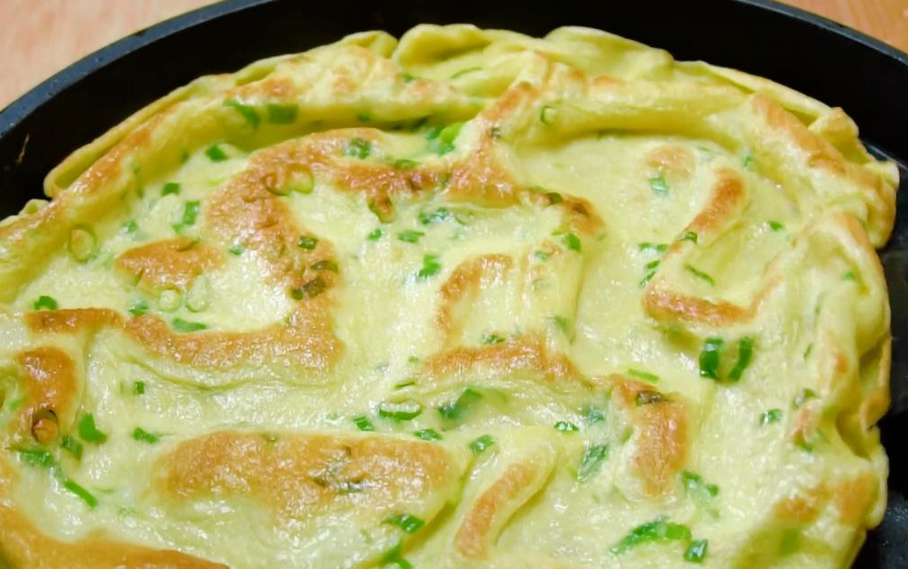 「鸡蛋」从小就喜欢吃妈妈做的这道早餐饼，又软又香，而且吃剩饼更好吃