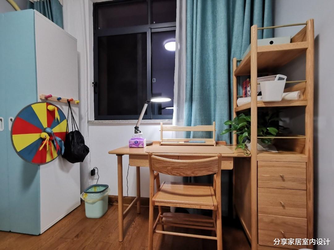 |辛苦花了一年终于搬新家，不安装吊顶，不做电视墙，反而更耐看！