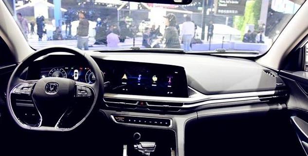 长安CS75|长安又一款suv成功了，比h6帅气，2.0t配8at，月销量超万辆，优秀