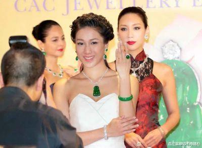 「翡翠手镯」太美了！世界上最贵的13件翡翠！