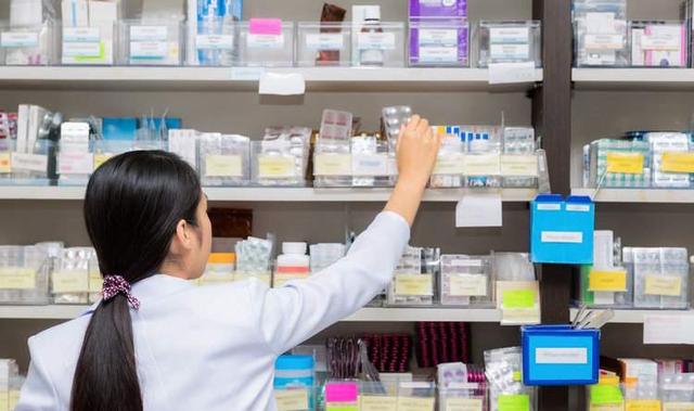 ▲临近高考，学校附近药店避孕药卖断货，班主任道出的原因让人心酸