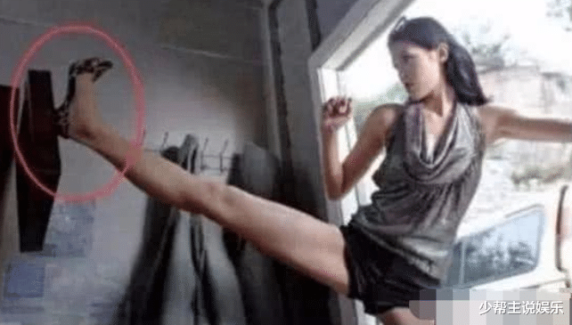 『穿帮镜头』“笑到抽筋”穿帮镜头，玩具马我忍了，张蓝心这是要干什么？