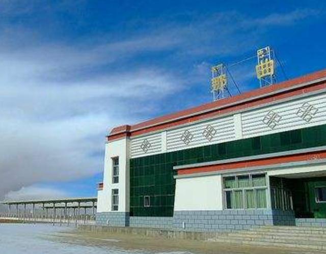 ▲中国唯一没有树的城市，种活一棵奖励30万，干净程度可媲美日本