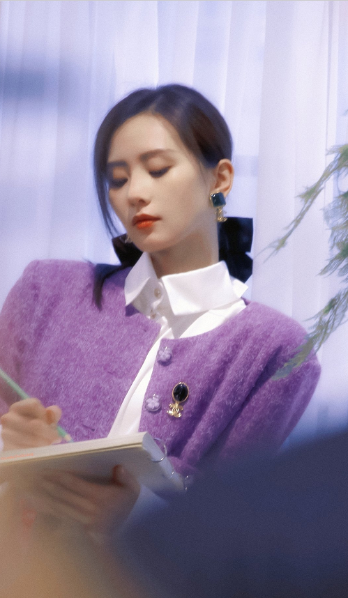 刘诗诗|刘诗诗妖媚起来原来这么美，服装造型太清凉，但是却没有低俗感