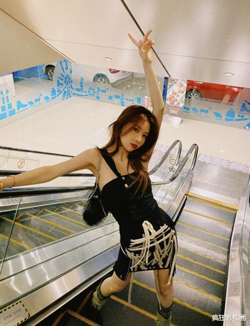 温婉|两大公认的“网红一姐”，被曝私生活混乱被封杀，如今高调复出