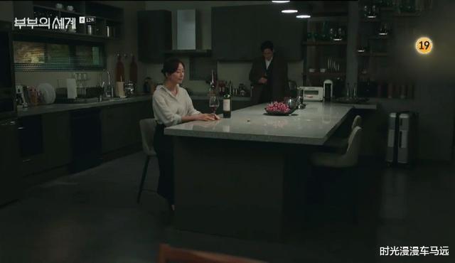 「夫妻的世界」韩剧《夫妻的世界》第12集剧情再现反转，池善雨与李泰吾旧情复燃