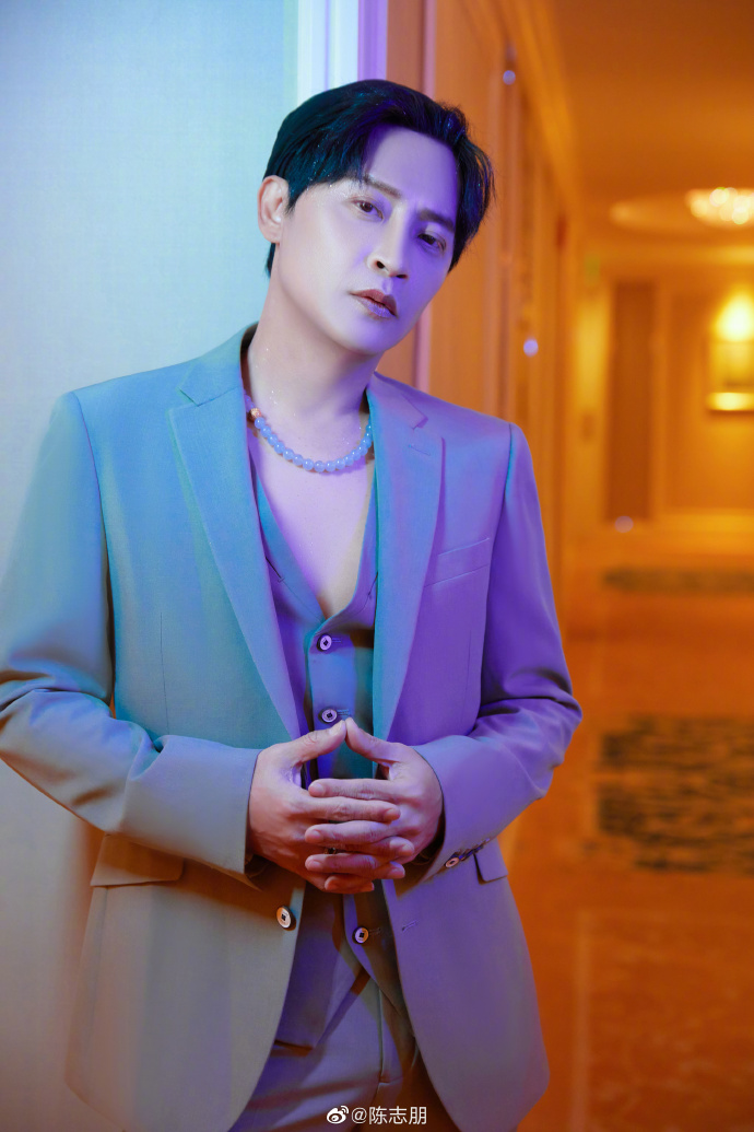 陈志朋|辣眼睛的陈志朋终于回归正常，50岁告别油腻，瘦成小鲜肉