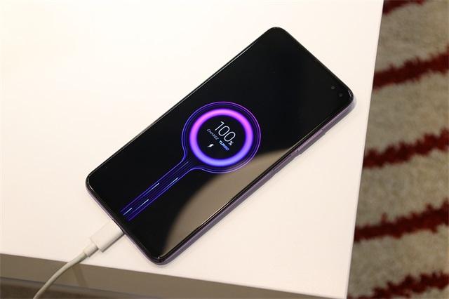 小米上分神器，120Hz电竞屏+4500mAh+6400万四摄，团战不再卡顿