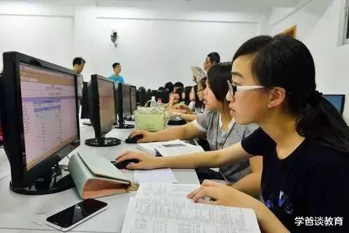 高校|今年高考志愿悲剧多?选择比努力更重要,明年高考报志愿如何准备?