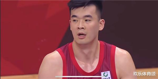 李慕豪|一针见血！该如何形容28岁李慕豪，北京男篮名宿用了三个字，球迷：同意