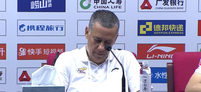 郭艾伦|怒指马丁内斯！球迷攻陷辽篮官微：赵继伟的事，必须给大家一个解释！