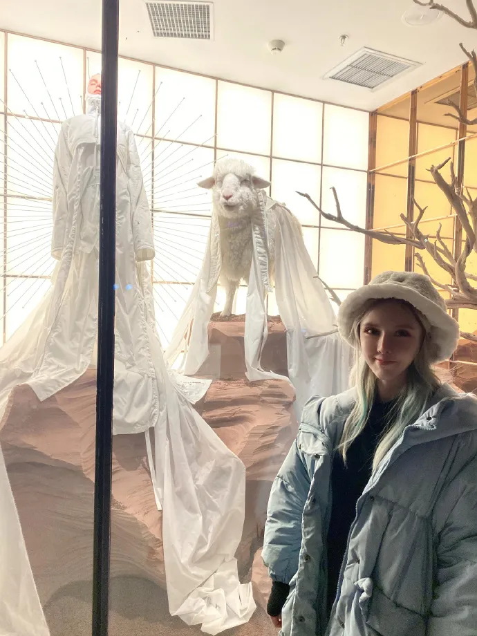 芙蓉姐姐|43岁芙蓉姐姐近照曝光: 从土肥圆到资产过亿，她凭什么？