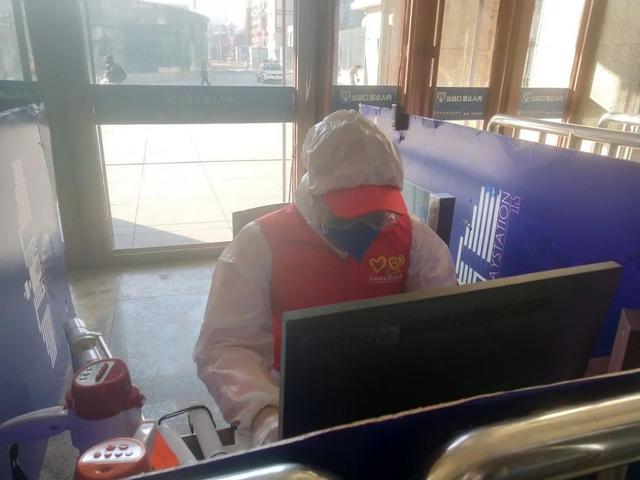 吉林日报 社区招募疫情防控巡查志愿者，“90后”一勇当先