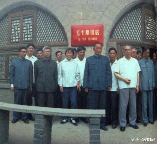 朱德|毛主席周总理朱德的彩照，75岁的周总理，80岁的毛主席，90岁的朱老总