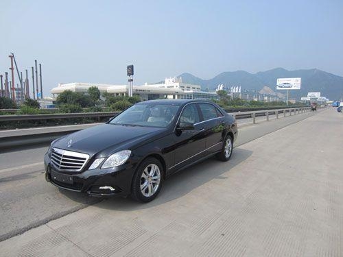 奔驰E级|一家每年30万左右，购买奔驰e300l有什么压力？