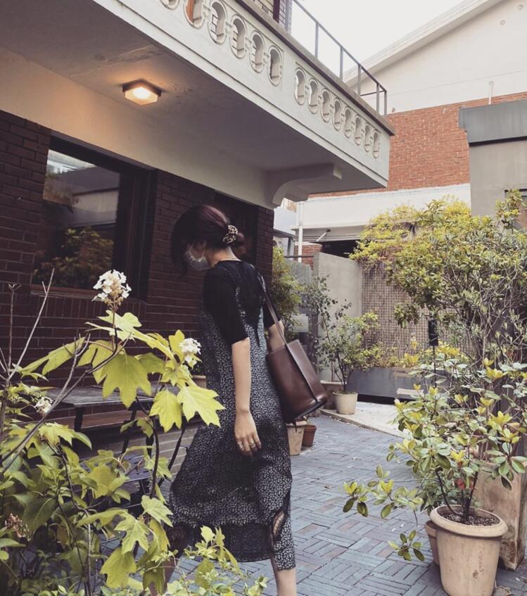 金莎|不愿公开离婚？蔡琳韩国别墅内晒美照，生活惬意一副岁月静好模样