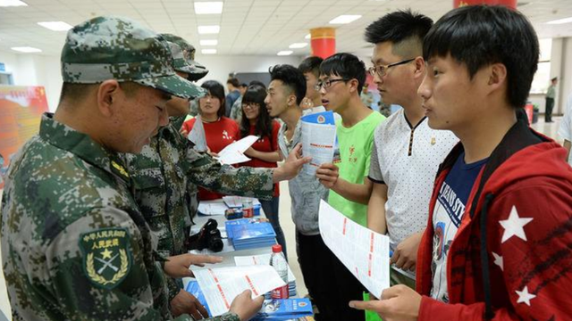 |高考成绩拼不上本科?可报考提前批“定向直招士官”!不比本科差