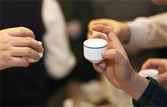 贵州茅台|为何高端白酒价格持续高涨?连纪委国家监委都发文要求酒价下调