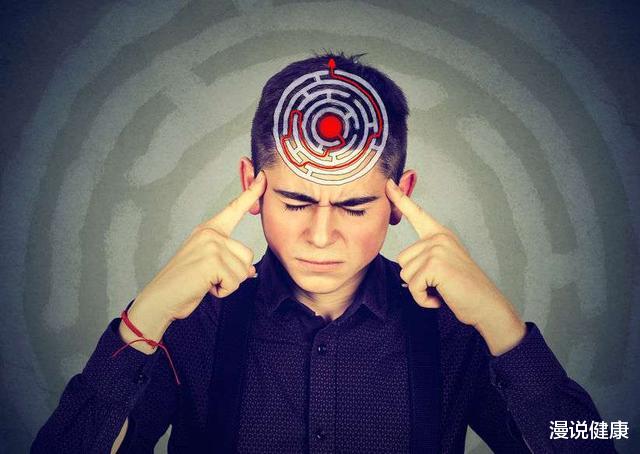 「疾病」别再抱怨脑梗“突发”，餐桌上这4种常见食物，越吃血管越堵！