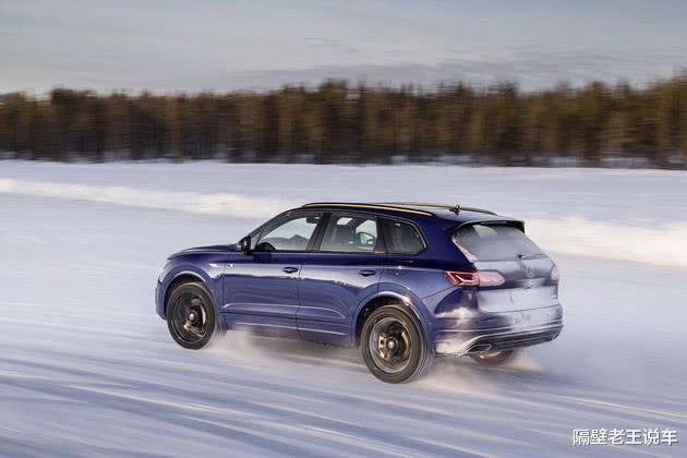 『大众途锐』公认的纯进口“豪车王”！与奥迪Q7同平台，6缸四驱带两把锁，却没人识货