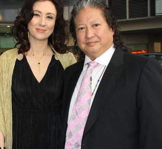 洪金宝@她25岁爱上师傅，“打败”师娘成正宫，今55岁一生无子