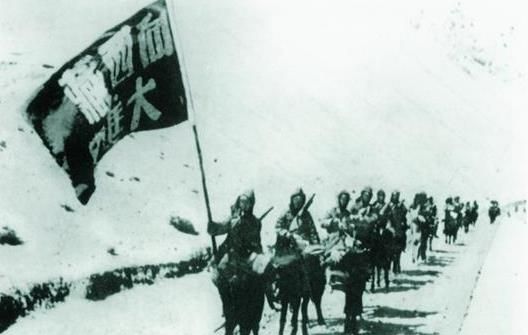 「」铭记英雄！136人连队，却守住120万平方公里领土，全被授一等功！