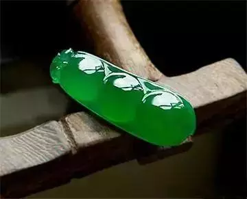 #翡翠#55克龙石种翡翠价值1500万,把玻璃种、帝王绿甩10条街!