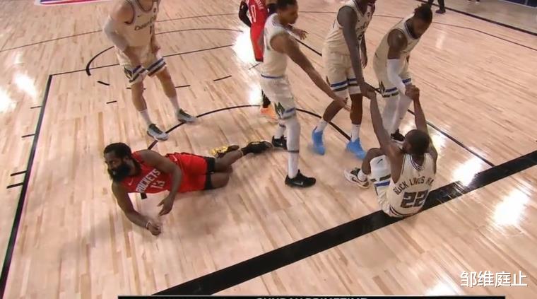 火箭队|字母哥2次致命失误！火箭队神奇逆转，幸好常规赛MVP评选已经结束