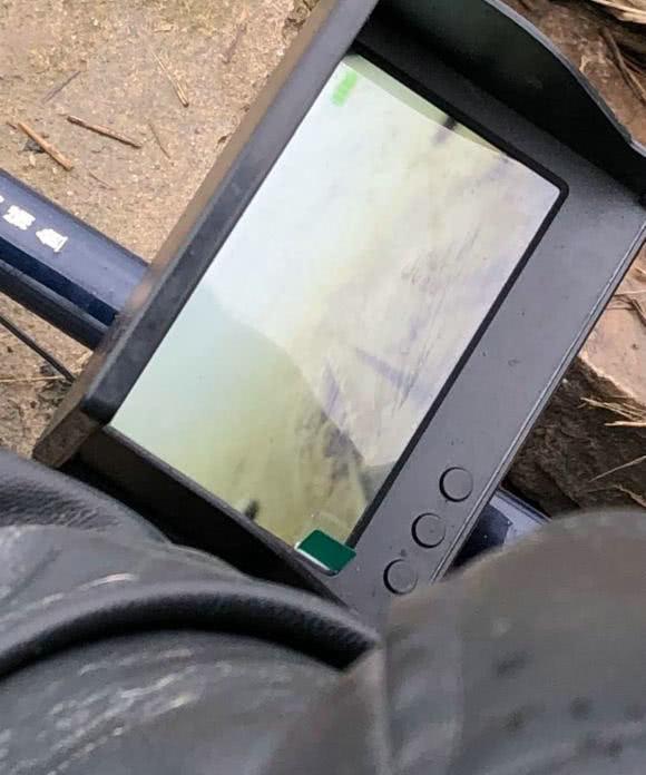 ：男子湘江“可视化锚鱼”几十斤大鱼接连上岸，网友：能钓光湘江鱼