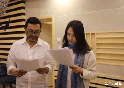 影帝|她17岁登上春晚，26岁裸婚嫁外卖小哥，如今把丈夫捧成双料影帝