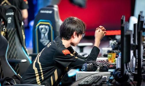 RNG|时隔1826天,RNG再次无缘季后赛!曾经的RNG是怎样的?带你回顾一下