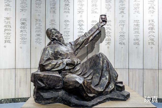 ##中国最能“喝”2人，一人酒桌上喝死8人，一人用铁链锁住自己戒酒