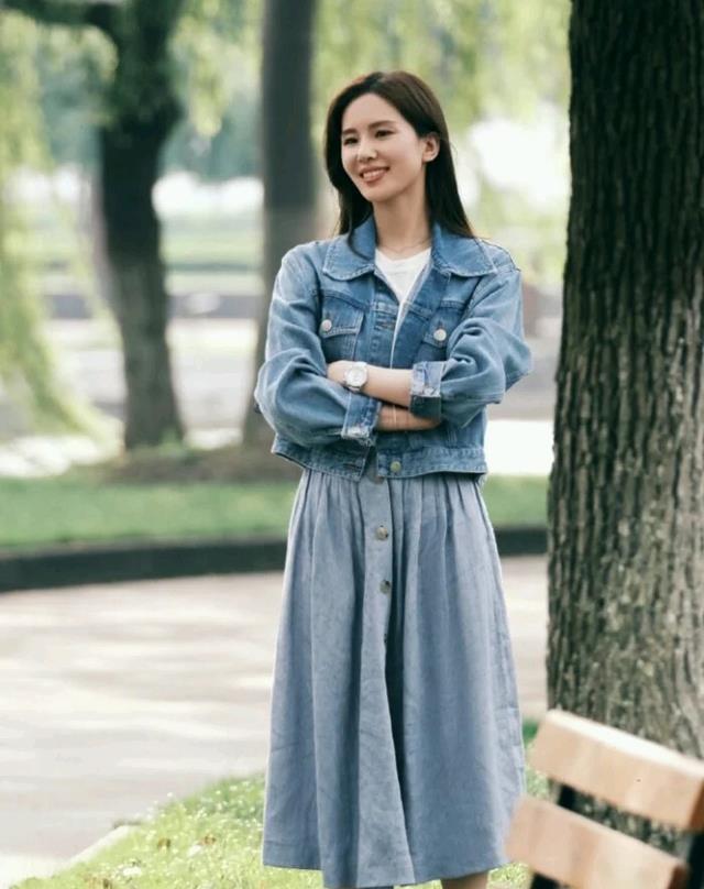 刘诗诗|刘诗诗不仅演技好,流金岁月里每一套衣服都是穿搭教材,真心好看