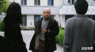 「徐峥」开场第1分钟就埋了3颗雷，一口气刷两遍，徐峥这部犯罪片太好看了