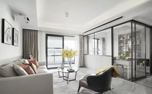 「」阳台跟客厅不要装推拉门了，有钱人家都这样设计，后悔入住才察觉