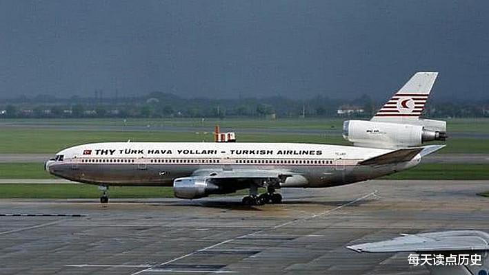 【梅拉尼娅】飞机舱门突然打开，346人因此遇难，麦道公司从辉煌走向末路！