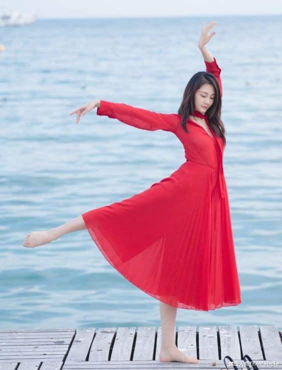 芳华@《芳华》女主结婚，三位女演员和她们被放大的戏梦人生