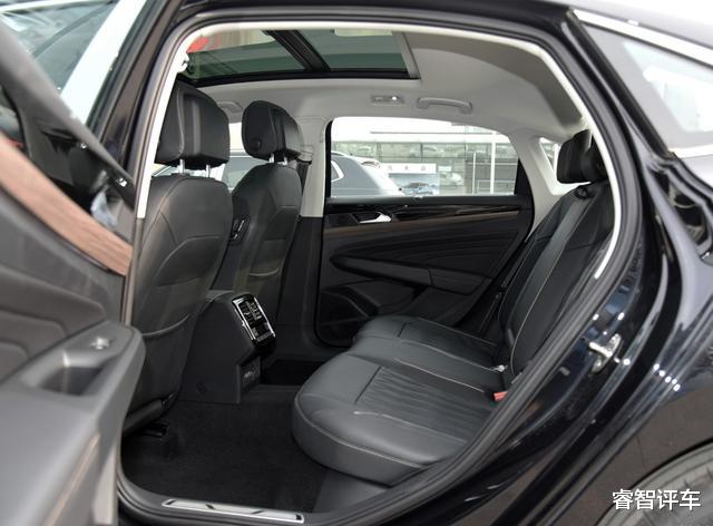 大众帕萨特|大众帕萨特：我太难了，德系豪车跌至12万，为啥大家都买雅阁