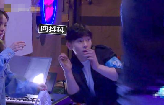 密室大逃脱|他明明胆子小,却非要参加《密室大逃脱》,网友的一句话揭穿现实