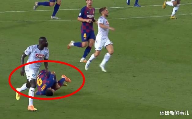 巴塞罗那|输球又输人！巴萨3-1那不勒斯，詹俊曝内情，梅西轰神仙球，谁注意皮克举动