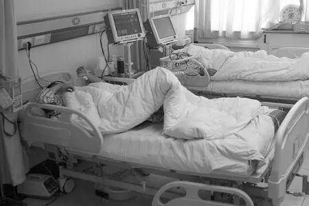 [红枣]28岁小伙半夜突发肾衰竭，医生叹气：1件事做的太多，竟也不忍忍