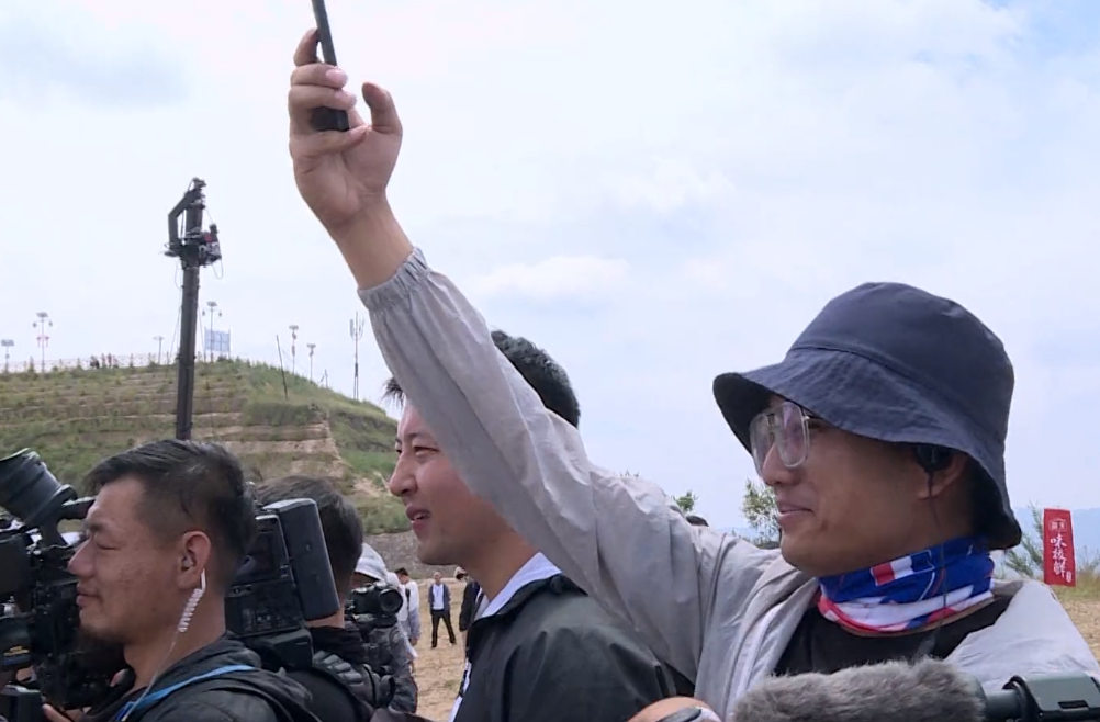 极限挑战|最穷的真人秀！一条裤子让嘉宾穿几期，导演拿手机当音响！