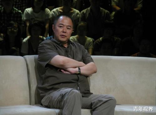 张卫健▲放弃中国国籍的3位明星，却依旧在中国捞金，最后一位想回却回不来