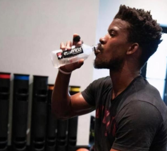 热火队|对阵热火G6，领先29分的湖人为何在第四节坚决不先换下主力？